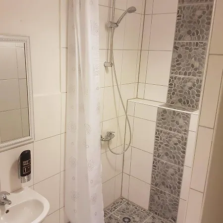 Eberty Hotell 2*